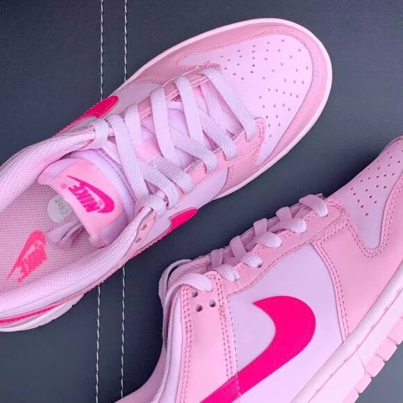 Women's Nike dunk low Triple pink - Picture 7 of 7